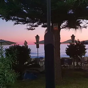 https://beachfront-bungalow.1costadelsol.com